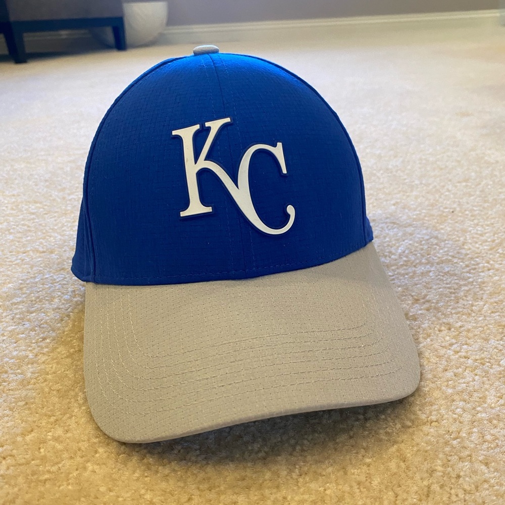 Under Armour Kansas City Royals Hat (NWOT)